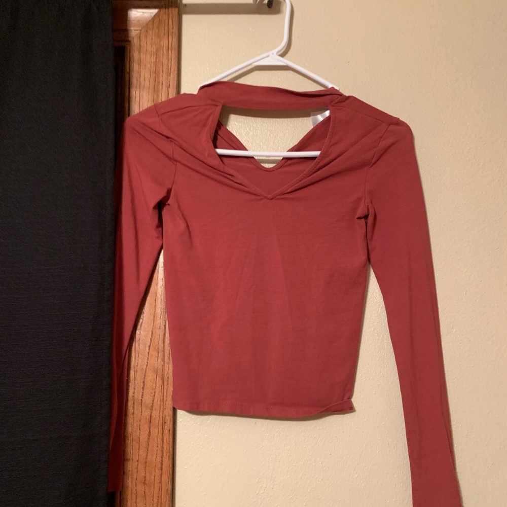Choker crop top